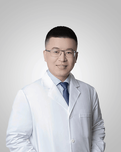 优诺口腔王冠勋院长形象照