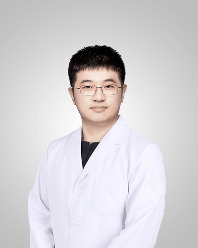 优诺口腔张盛主任形象照