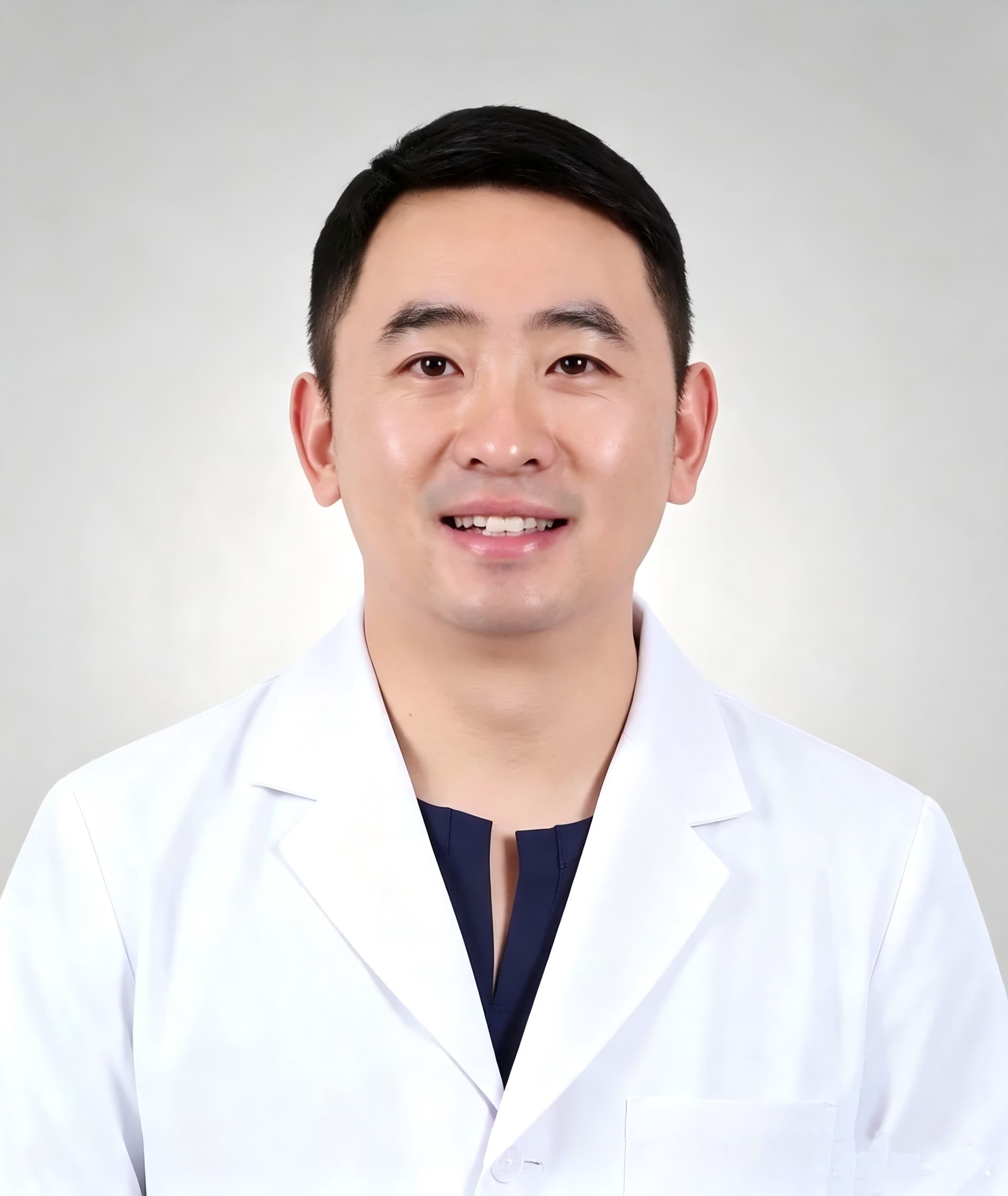 优诺口腔解兵院长形象照