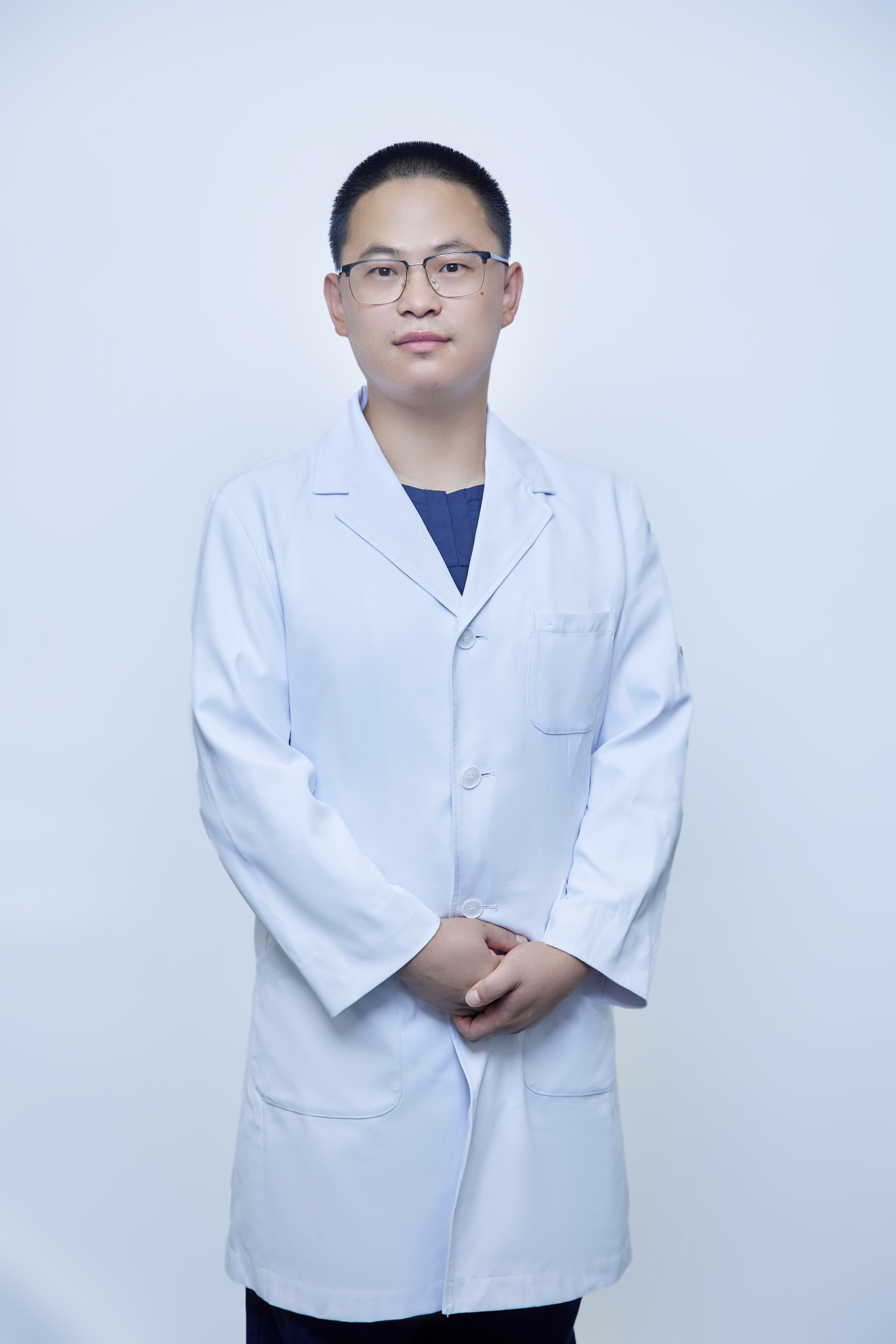优诺口腔齐全胜院长形象照